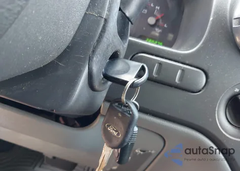 2004 Ford Expedition Nbx/Xlt z USA, uszkodzony, nr VIN 1FMFU16LX4LA82213